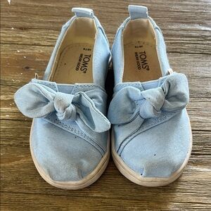 TOMS Kids Light Blue Canvas Slip-On Sneakers with Bow